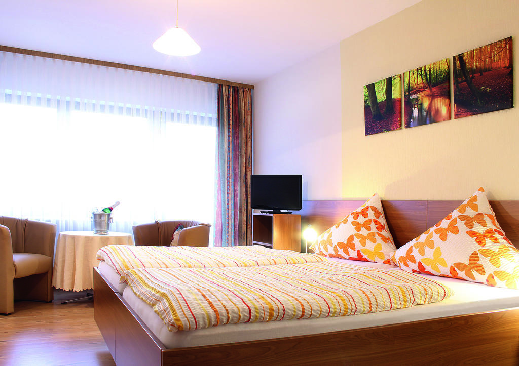 Saaletal Pension & Ferienwohnungen Bad Bocklet Habitación foto